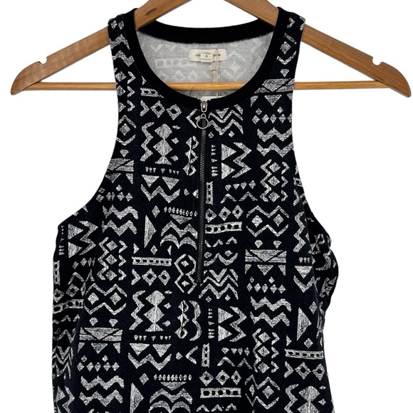 Silence + Noise crop top S sleeveless tribal Aztec black white zip - Picture 3 of 10